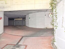 Vibrant Holiday Home in Lazise with Swimming Pool near 2 Lakes