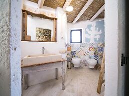 Luxurious Villa in Torre Suda with Hot Tub