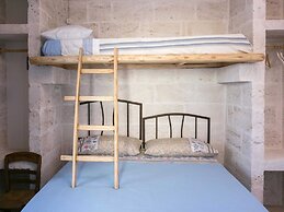 Luxurious Villa in Torre Suda with Hot Tub