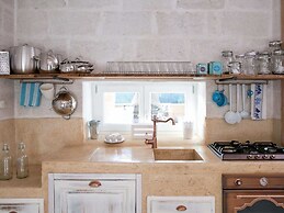 Luxurious Villa in Torre Suda with Hot Tub