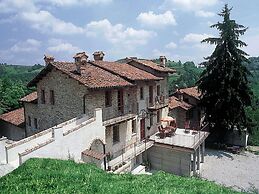 Mansion in Langhe Hills With Pool