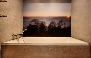 Luxury Villa With Swimming Pool and Sauna