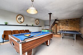 Luxury Villa With Swimming Pool and Sauna