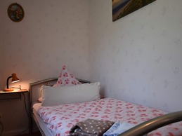 Restful Bungalow in Kühlungsborn near Beach