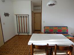 Homely Apartment in Rosolina near Sea