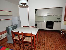 Homely Apartment in Rosolina near Sea