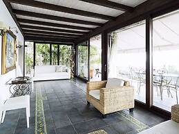 Exclusive Villa With Panoramic Swimming Pool and Hot Tub, Near the Sea