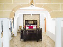 Exclusive Villa With Panoramic Swimming Pool and Hot Tub, Near the Sea