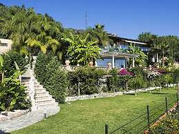 Exclusive Villa With Panoramic Swimming Pool and Hot Tub, Near the Sea