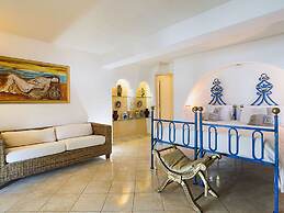 Exclusive Villa With Panoramic Swimming Pool and Hot Tub, Near the Sea