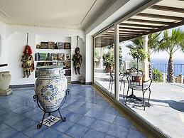 Exclusive Villa With Panoramic Swimming Pool and Hot Tub, Near the Sea