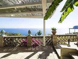 Exclusive Villa With Panoramic Swimming Pool and Hot Tub, Near the Sea