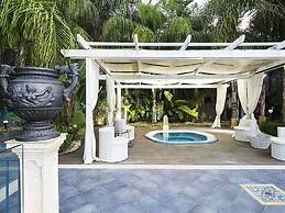 Exclusive Villa With Panoramic Swimming Pool and Hot Tub, Near the Sea