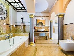 Exclusive Villa With Panoramic Swimming Pool and Hot Tub, Near the Sea