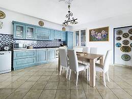 Exclusive Villa With Panoramic Swimming Pool and Hot Tub, Near the Sea