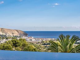 Belvilla by OYO Casa Chloe