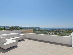 Belvilla by OYO Casa Chloe