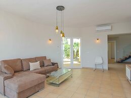 Belvilla by OYO Casa Chloe