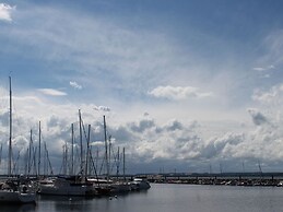Moderne Ferienwohnung in Meeresnaehe in Tarnewitz