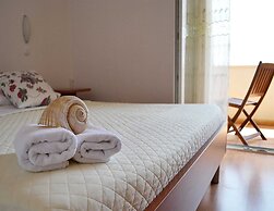 Sea View Apartment With a Shared Pool