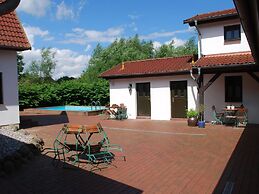 Idyllische Wohnung mit Pool in Mecklenburg