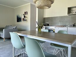 Grosse Ferienwohnung mit Garten, Saal