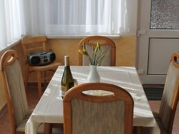 Spacious Bungalow near Sea in Grundshagen