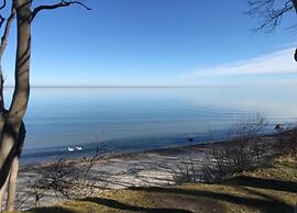 Spacious Bungalow near Sea in Grundshagen