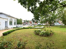 Spacious Bungalow near Sea in Grundshagen