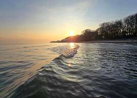 Spacious Bungalow near Sea in Grundshagen