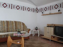 Spacious Bungalow near Sea in Grundshagen