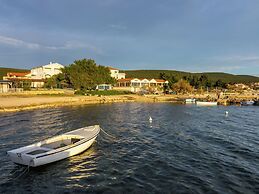 Sea-view Apartment With Garden
