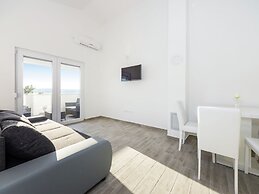 Sea-view Apartment With Garden