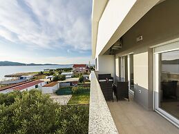 Sea-view Apartment With Garden