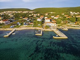 Sea-view Apartment With Garden