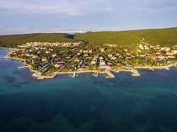Sea-view Apartment With Garden