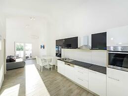 Sea-view Apartment With Garden