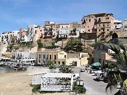Cozy Sicilian Home Near Beach