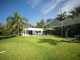 Cozy Sicilian Home Near Beach