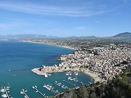 Cozy Sicilian Home Near Beach