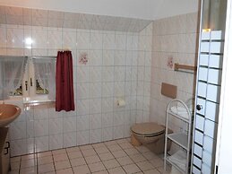 Geraeumige Ferienwohnung mit Terrasse in Kluetz