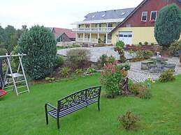 Wohnung in Lichtenhain mit Teich