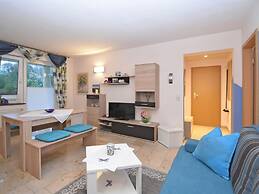 Roomy Apartment in Lichtenhain With Pond