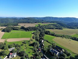 Wohnung in Lichtenhain mit Teich