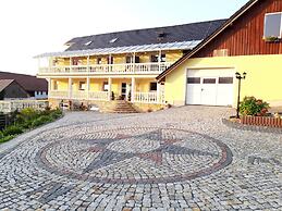 Apartment in Lichtenhain With Pond