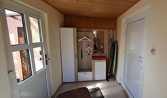 Einladender Bungalow in Kropelin mit Terrasse