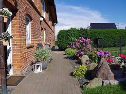 Beautiful Apartment in Hohenkirchen Near Sea