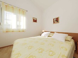 Modern Apartment With Private Pool in Maslenica