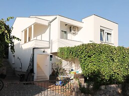 Modern Apartment With Private Pool in Maslenica