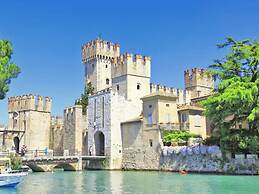 Tasteful Holiday Home in Sirmione With Pool